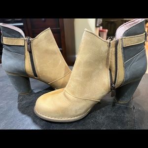 El Naturalista two tone booties, size 40
